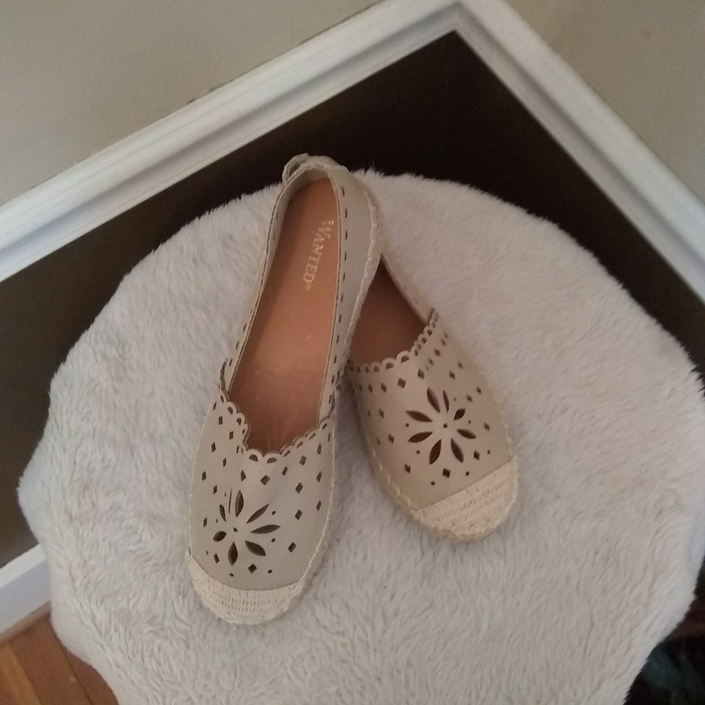 🌼 3/$25 Wanted new taupe espadrilles